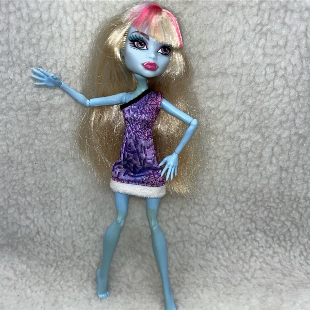 Monster High Doll 10.5" Abbey Bominable 2008 doll dress earrings DISCOLORATION